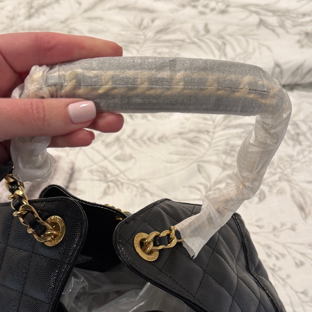Chanel style 25 black with Gold Chain - Picture 5 of 5